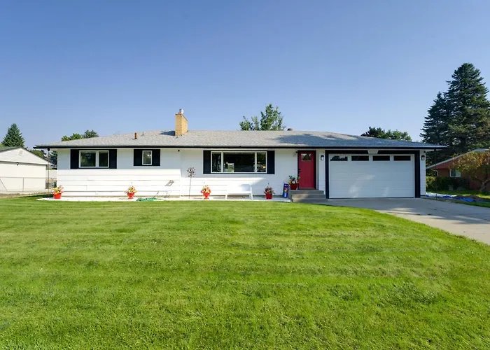 Cozy Retreat In Spokane Valley W/ Fireplace