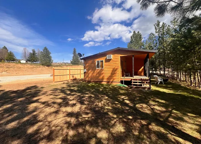 Rustic 1 Bd 1 Ba Cabin At Waitts Lake Resort