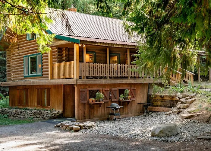 Private Forest Lodge Near Silverwood Theme Park - Sleeps 10