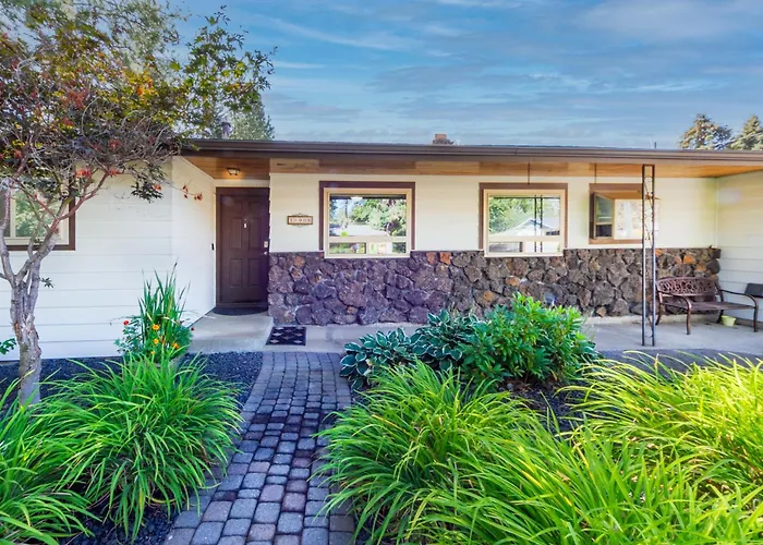 Charming 3 Bed 2 And A Half Bath Family Oasis - Pool Bbq Fire Pit