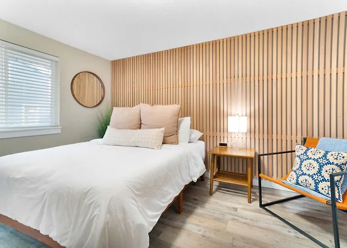 Mountain View Pet Retreat Near Downtown Fenced